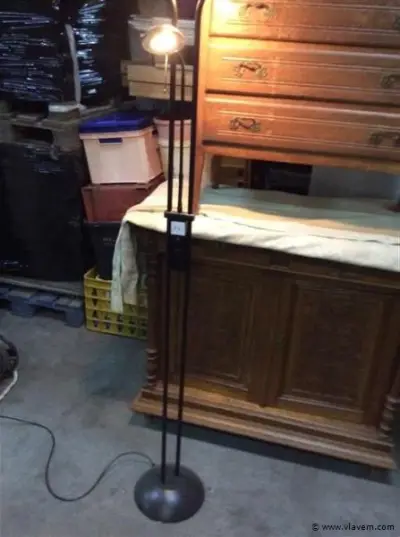 Staande lamp – kavel bij Vlavem