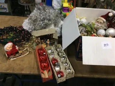 Lot kerstversiering – kavel bij Vlavem
