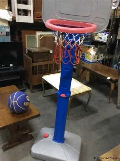Basketbalring + -bal – kavel bij Vlavem