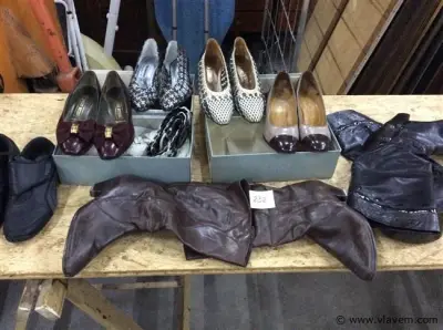 Lot Damesschoenen + (maat 38-38,5 ) + Hot socks – kavel bij Vlavem