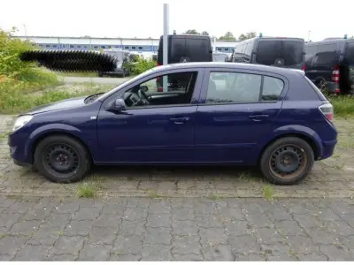 1 Opel Astra Schräghecklimousine gebraucht – kavel bij Zoll-Auktion, Ahrensfelde