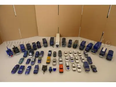 1 set van 50 verschillende modellen van THW-hulpvoertuigen, schaal 1:87 – kavel bij Zoll-Auktion, Halle (Saale)