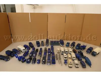 1 set bestaande uit 49 verschillende THW-voertuigmodellen met toebehoren, schaal 1:87 – kavel bij Zoll-Auktion, Halle (Saale)