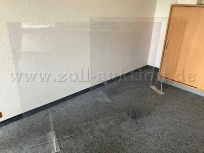 2 Polycarbon Spuckschutzwände mit Durchreiche – kavel bij Zoll-Auktion, Solingen