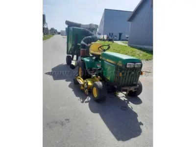 1 John Deere 430 Rasenmäher mit Sperber Van 600 Grasaufnahmewagen und Saugturbine – kavel bij Zoll-Auktion, Moosbach