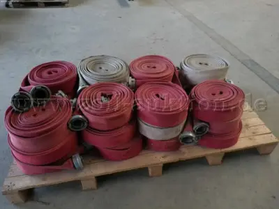 1 set gebruikte brandslangen en koppelingen – kavel bij Zoll-Auktion, Belgern