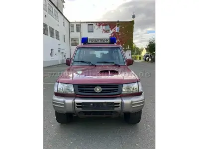 1 Hyundai Galloper Feuerwehrfahrzeug – kavel bij Zoll-Auktion, Bielefeld