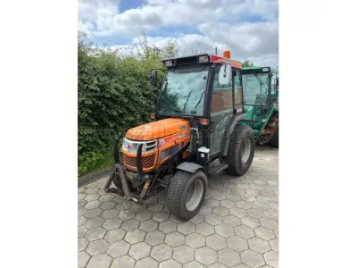 1 Traktor Iseki TH4 – kavel bij Zoll-Auktion, Hamburg