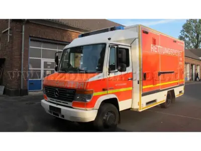 1 I-RTW 001 Mercedes Benz Vario 818 D – kavel bij Zoll-Auktion, Düsseldorf