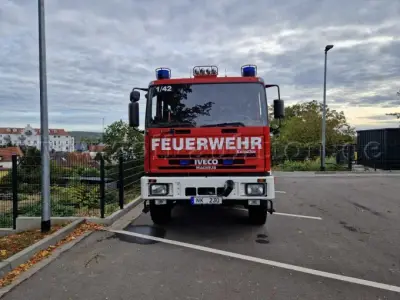1 Versteigerung eines Löschfahrzeuges LF 8/6 Iveco Magirus – kavel bij Zoll-Auktion, Schiffweiler