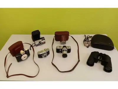 1 Carl Zeiss-verrekijker en 4 fototoestellen – kavel bij Zoll-Auktion, Lutherstadt Eisleben