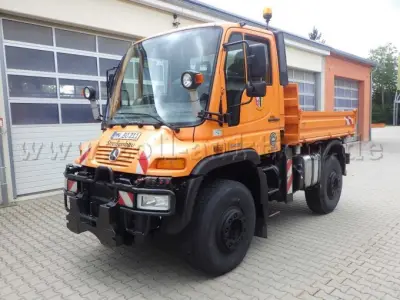 1 Mercedes-Benz Unimog U400 – kavel bij Zoll-Auktion, Ottobeuren