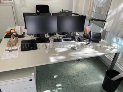 1 Vario Schreibtisch/Bürotisch 200 x 80 – kavel bij Zoll-Auktion, Neuss