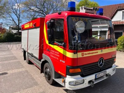 1 tankbluswagen TLF 8/18 van Daimler Chrysler, opgebouwd door Schlingmann – kavel bij Zoll-Auktion, Bad Zwischenahn