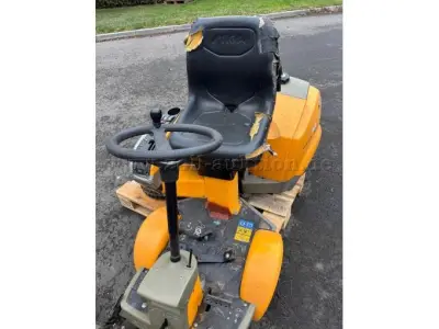 1 defecte grasmaaier STIGA Park PRO 20 – onderdelenbron voor het slopen van de machine – kavel bij Zoll-Auktion, Friedland