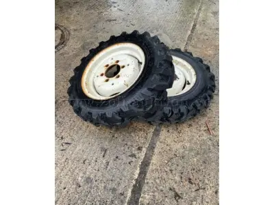 4 Treckerreifen - Firestone Größe 12.4 -24 und 7-16 – kavel bij Zoll-Auktion, Apen
