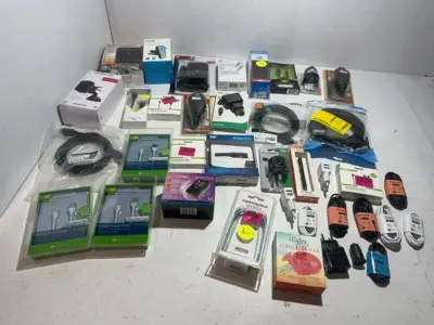 Partij met elektronica accessoires en kabels, 38 stuks – kavel bij Onlineveilingmeester