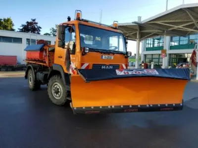 1 Lastkraftwagen MAN LE10.220 4x4 BB + Streugerät + Räumschild – kavel bij Zoll-Auktion, Neusäß