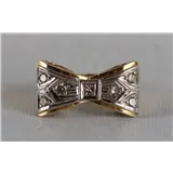 Eeen 14 krt 585/1000 gouden vintage strikring met 7 briljanten van totaal 0.45 crt, 50'er jaren – kavel bij Veilinghuis Omnia