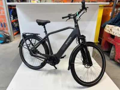 Stockopruiming fietsenwinkel – veiling bij Openbare Verkopen, Ingelmunster