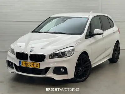 BMW 225i Active Tourer High Executive xDrive 232pk 2015 2-Serie, L-802-HD – kavel bij Bright Auctions