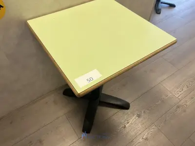 2 formica horecatafels – kavel bij VH Auctions, Belgium