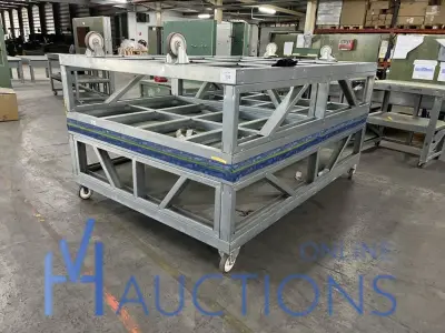 2 verrijdbare werktafels – kavel bij VH Auctions