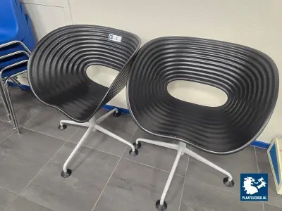 2 x Tom Vac stoelen van Vitra – kavel bij Plaats Je Bod, Hoorn