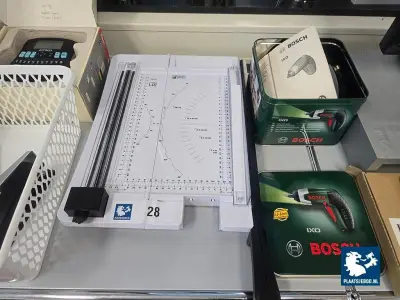 1 x Partij kantoorgerief waaronder Bosch accuschroefmachine, papiersnijmachine, lichtbak, etc – kavel bij Plaats Je Bod, Hoorn