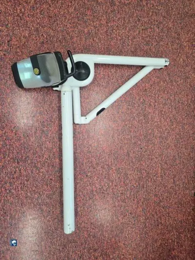 1 x Holland Dental tandarts lamp met statief – kavel bij Plaats Je Bod, Hoorn