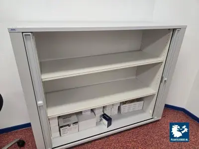 1 x Archiefkast met jaloeziedeuren met diverse disposables – kavel bij Plaats Je Bod, Hoorn