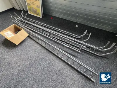 1 x 4-Delige stalen minitruss en 3 x posterframe – kavel bij Plaats Je Bod, Heerhugowaard