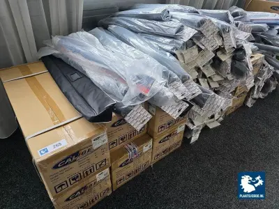 1 x Grote partij Caliber hoedenplankbekleding – kavel bij Plaats Je Bod, Heerhugowaard