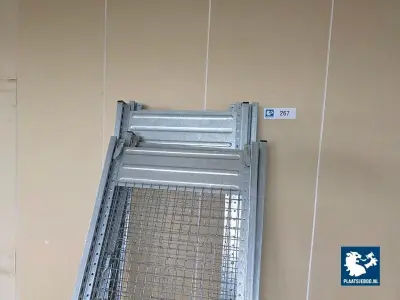 1 x Stalen legbordstelling – kavel bij Plaats Je Bod, Heerhugowaard