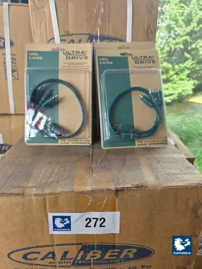 11 x Doos met ca. 380 st. Caliber 4-kanaals chrome plated shielded RCA kabels – kavel bij Plaats Je Bod, Heerhugowaard