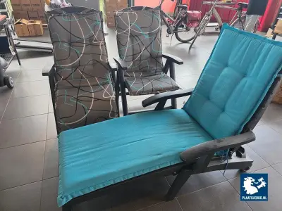 2 x Hartman kunststof tuinstoel en 1 x lounge chair/ ligbed met kussens – kavel bij Plaats Je Bod, Heerhugowaard