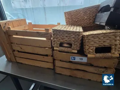 1 x Partij decoratieve manden en kratten – kavel bij Plaats Je Bod, Harmelen