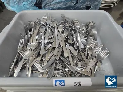 3 x Bak met bestek, vorken, lepels en messen – kavel bij Plaats Je Bod, Harmelen