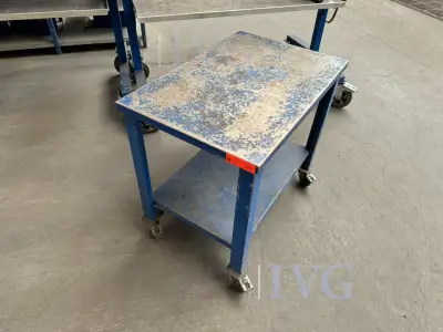 Etagenrollwagen (blau) – kavel bij IVG, Gaimersheim