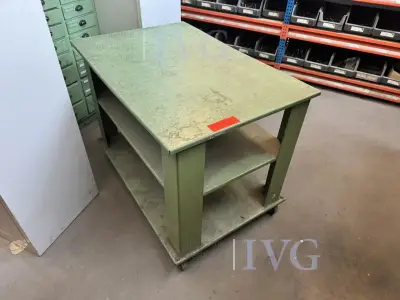 Etagenrollwagen (grün) – kavel bij IVG, Gaimersheim