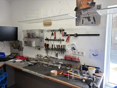Posten Klein- und Handwerkzeug "Arbeitsplatz 3" – kavel bij IVG, Lemgo