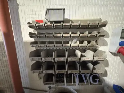 Kleinteileregal (grau) – kavel bij IVG, Halle