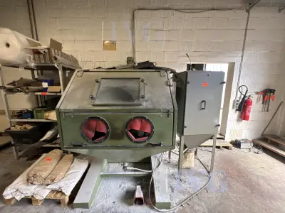 Sandstrahlkabine GLÄSNER Minimatic – kavel bij IVG, Halle