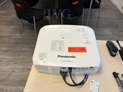 Beamer PANASONIC PT-VZ585M – kavel bij IVG, Einbeck