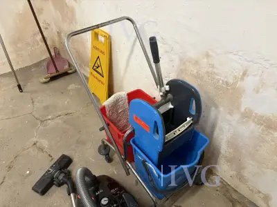 Wischwagen (blau/rot) – kavel bij IVG, Einbeck
