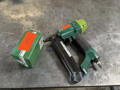 Drucklufttacker PREBENA 2XR-ES4 – kavel bij IVG, Gütersloh