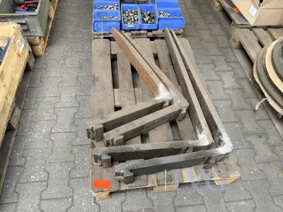 Paar Gabelstaplerzinken – kavel bij IVG, Gütersloh