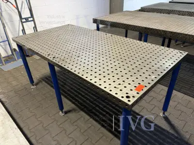 Lochschweißtisch – kavel bij IVG, Gütersloh
