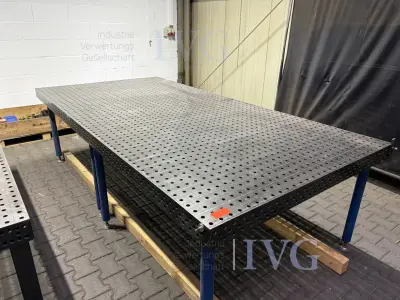Lochschweißtisch – kavel bij IVG, Gütersloh
