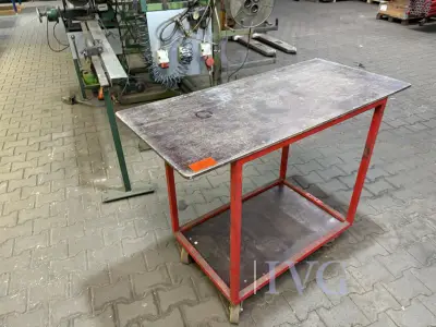 Etagenrollwagen (rot) – kavel bij IVG, Gütersloh